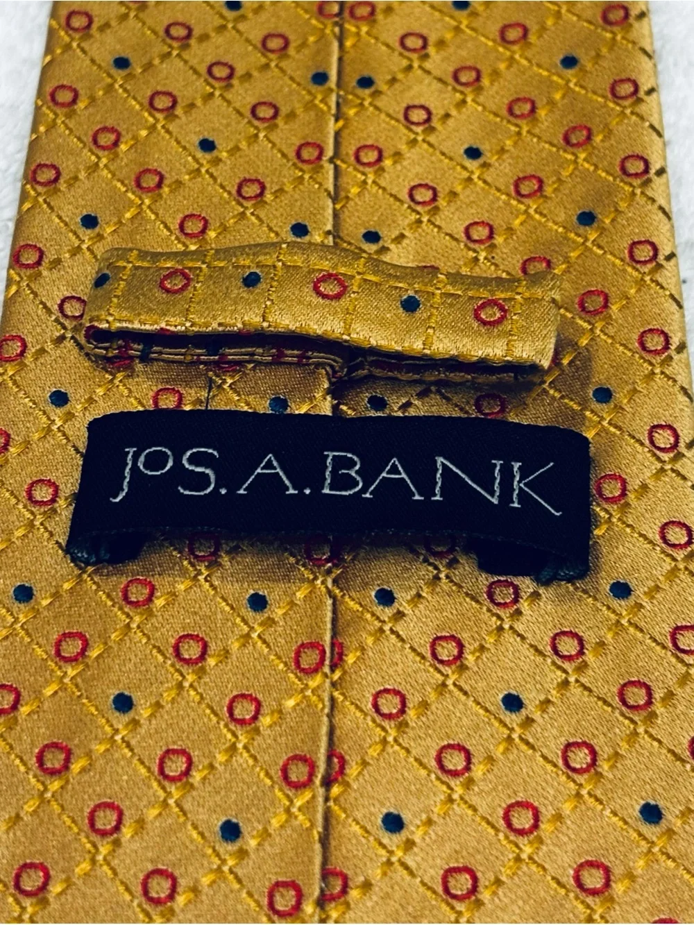 Brand New Stylish Tie By JoS A. Bank - 3.5 inches wide